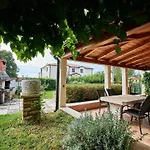 Apartament In Valica Mit Grossem Garten By Interhome *