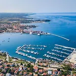 In Valica Mit Grossem Garten By Interhome Apartament Umag