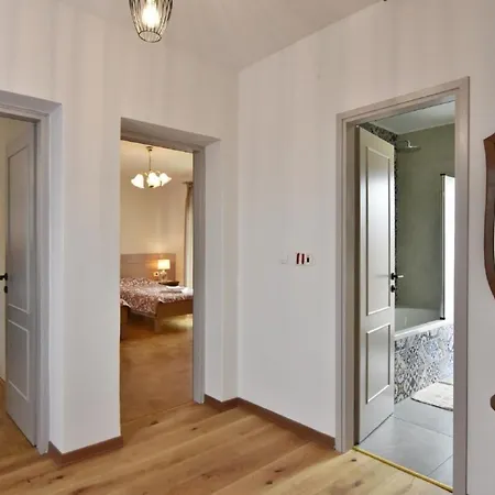 In Valica Mit Grossem Garten By Interhome Apartman Umag