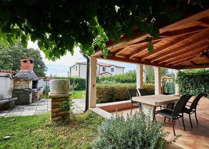 Apartman In Valica Mit Grossem Garten By Interhome *