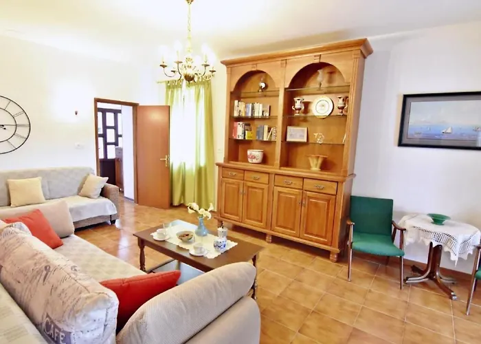 In Valica Mit Grossem Garten By Interhome Apartman